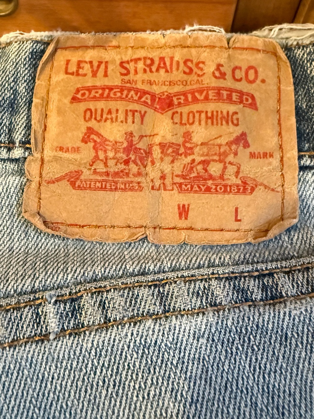 VTG 90s Levi’s 550 Relaxed Fit Jeans | 32x32 Light Wash Distressed Ripped - Picture 2 of 16